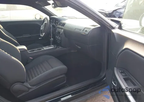 2013 Dodge Challenger Sxt z USA, uszkodzony, nr VIN 2C3CDYAG0DH511743